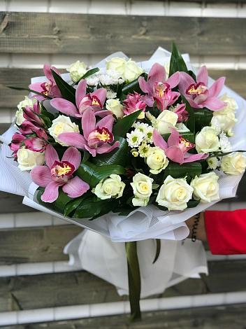 Букет цветов из: Розы и Хризантемы в Беляную Гору