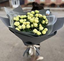 Букет Белые кустовые розы Солинеро в Беляную Гору