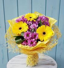 Букет цветов из:  Хризантемы и Герберы в Беляную Гору