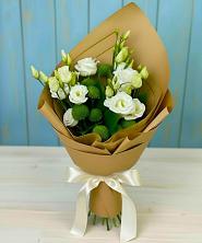 Букет цветов из:  Хризантемы и Лизиантусы в Беляную Гору