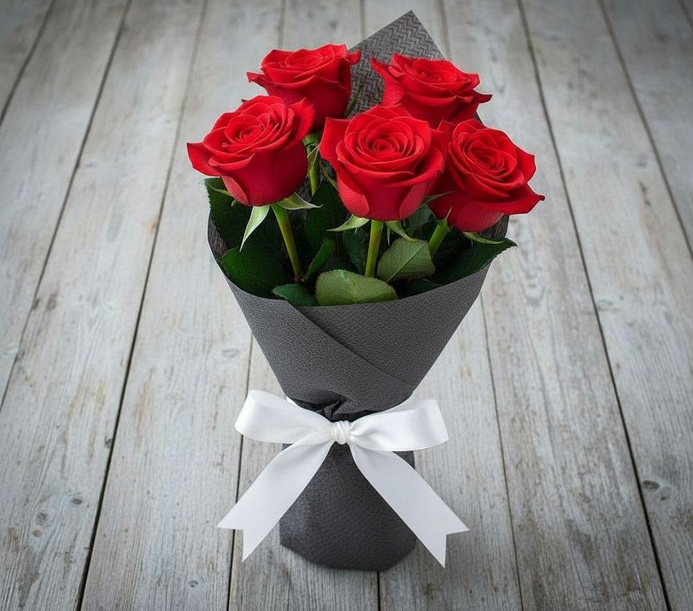 Букет 5 Красных роз Эдлесс Лав в Беляную Гору