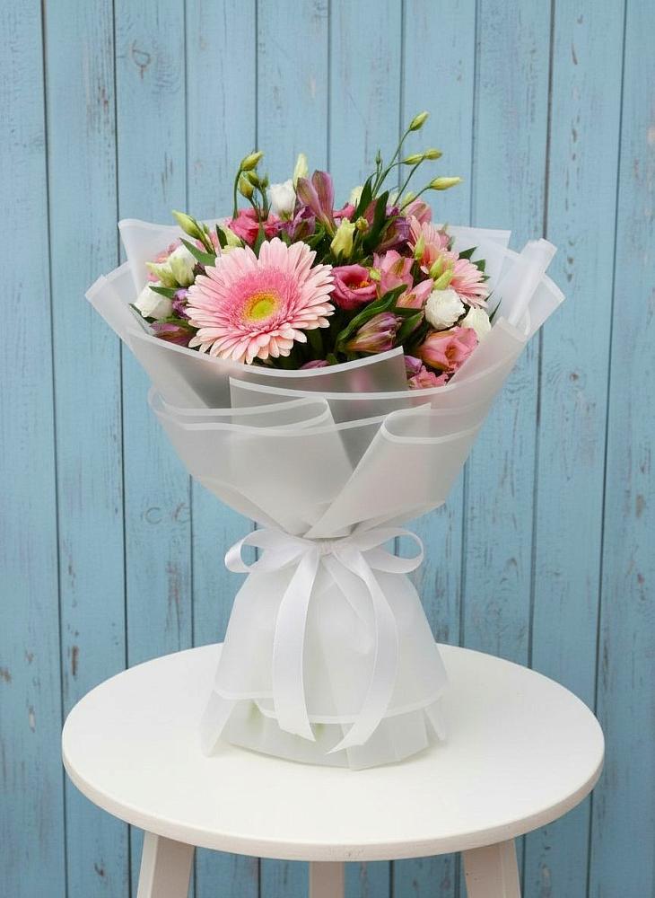 Букет цветов из: Герберы, Альстромерии и Лизиантусы в Беляную Гору