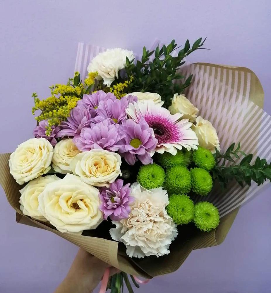 Букет цветов из: Хризантемы, Розы, Гвоздики и Герберы в Беляную Гору