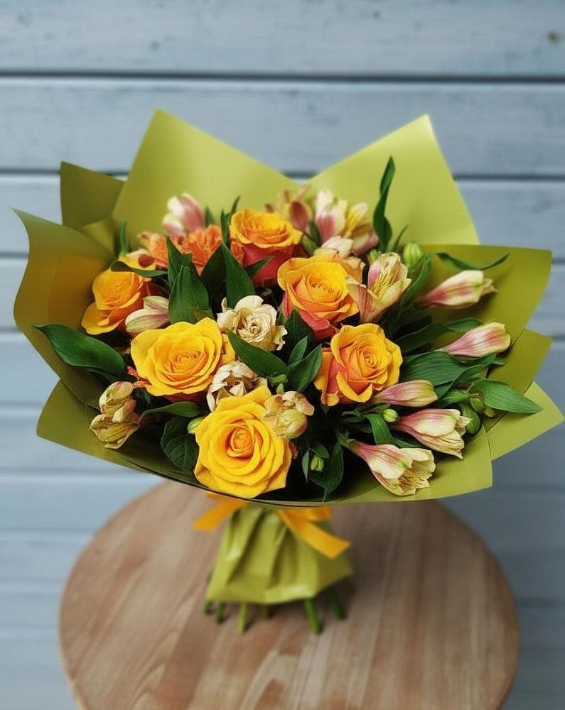 Букет цветов из: Альстромерии и Розы в Беляную Гору