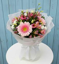 Букет цветов из:  Герберы, Альстромерии и Лизиантусы #REPLACE_PRED# Беляную Гору