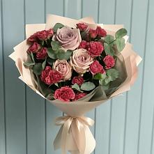 Букет цветов из:  Гвоздики и Розы в Беляную Гору