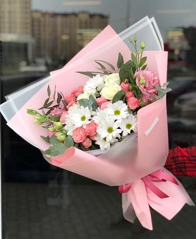 Букет цветов из: Розы, Лизиантусы и Хризантемы в Беляную Гору
